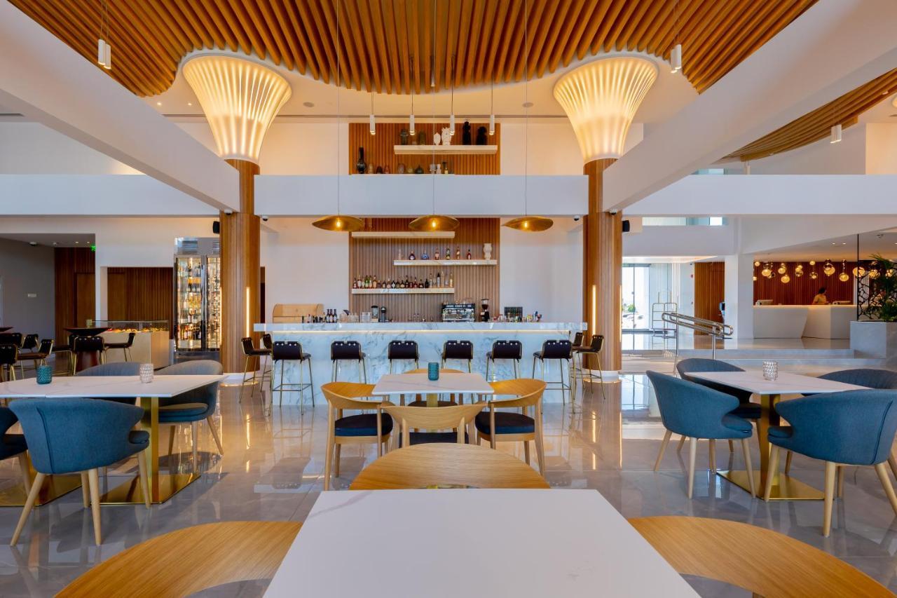 Radisson Beach Resort Larnaca Exteriér fotografie