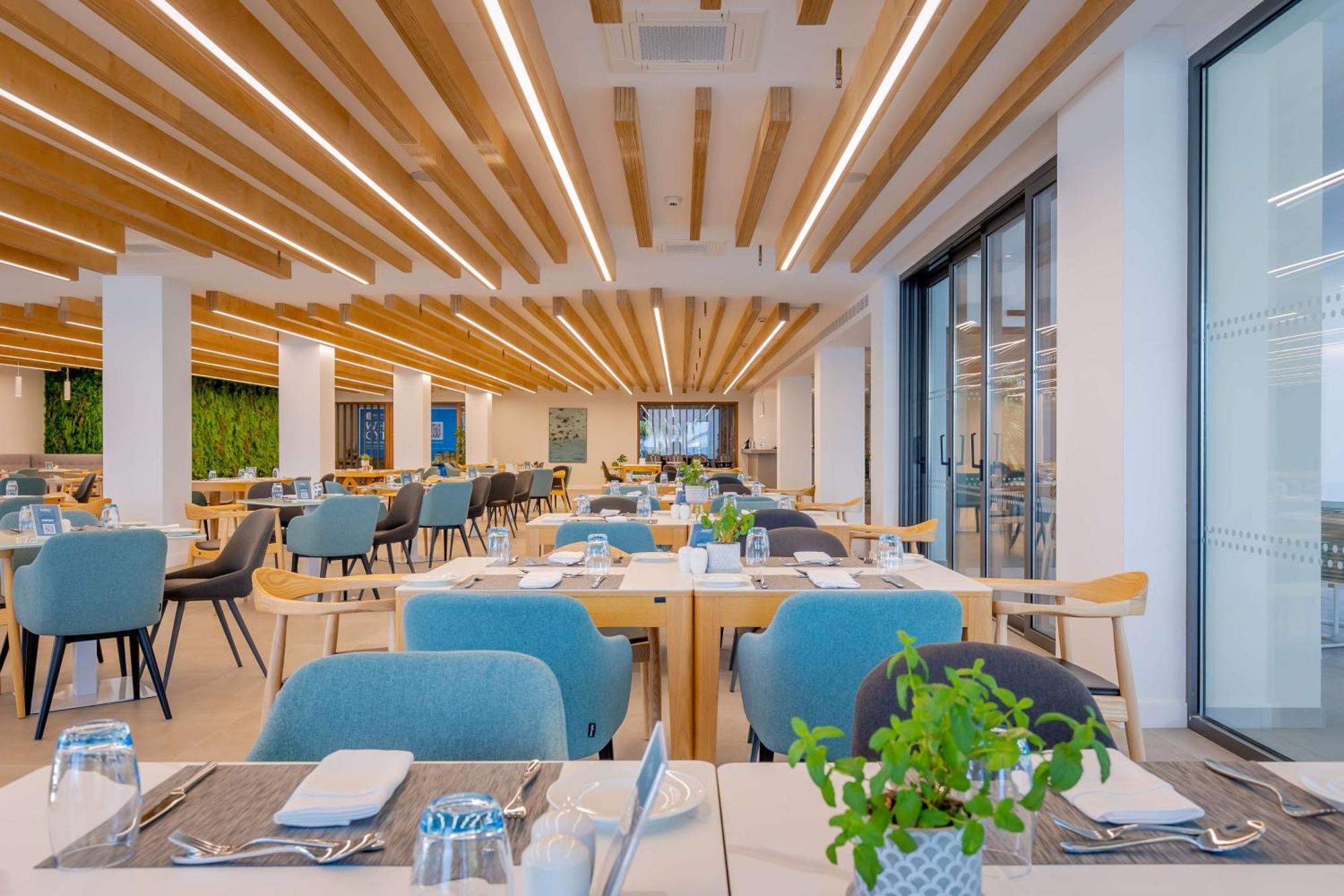 Radisson Beach Resort Larnaca Exteriér fotografie