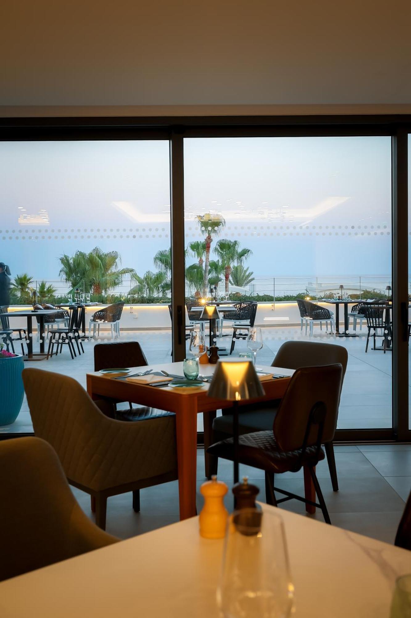 Radisson Beach Resort Larnaca Exteriér fotografie